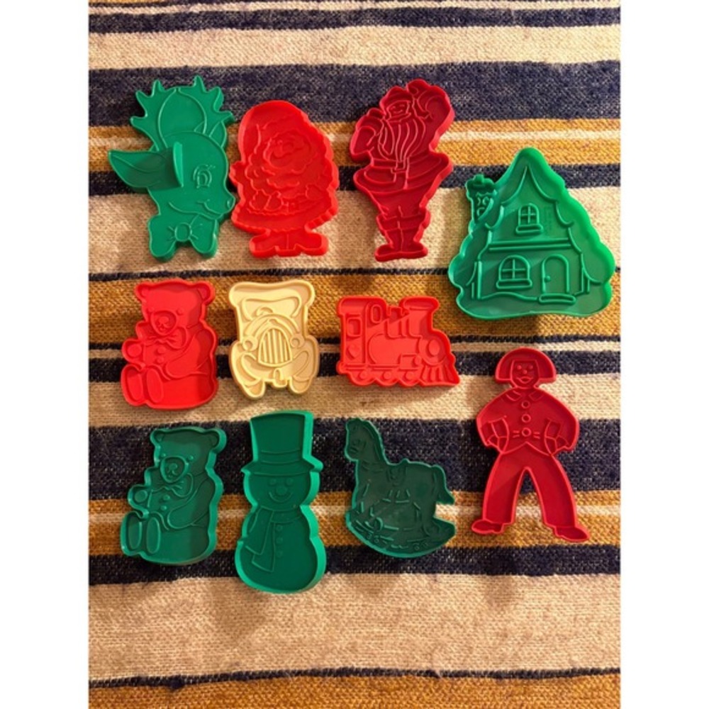 Vintage Hallmark Christmas Cookie Cutter Set 11pc Santa Snowman Reindeer Plastic